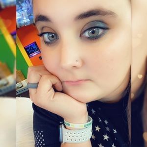 Meet your Posher, Angie